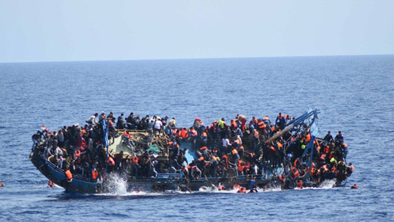 Akdeniz açıklarındaki mülteci teknesinde doğan bebek hayatını kaybetti