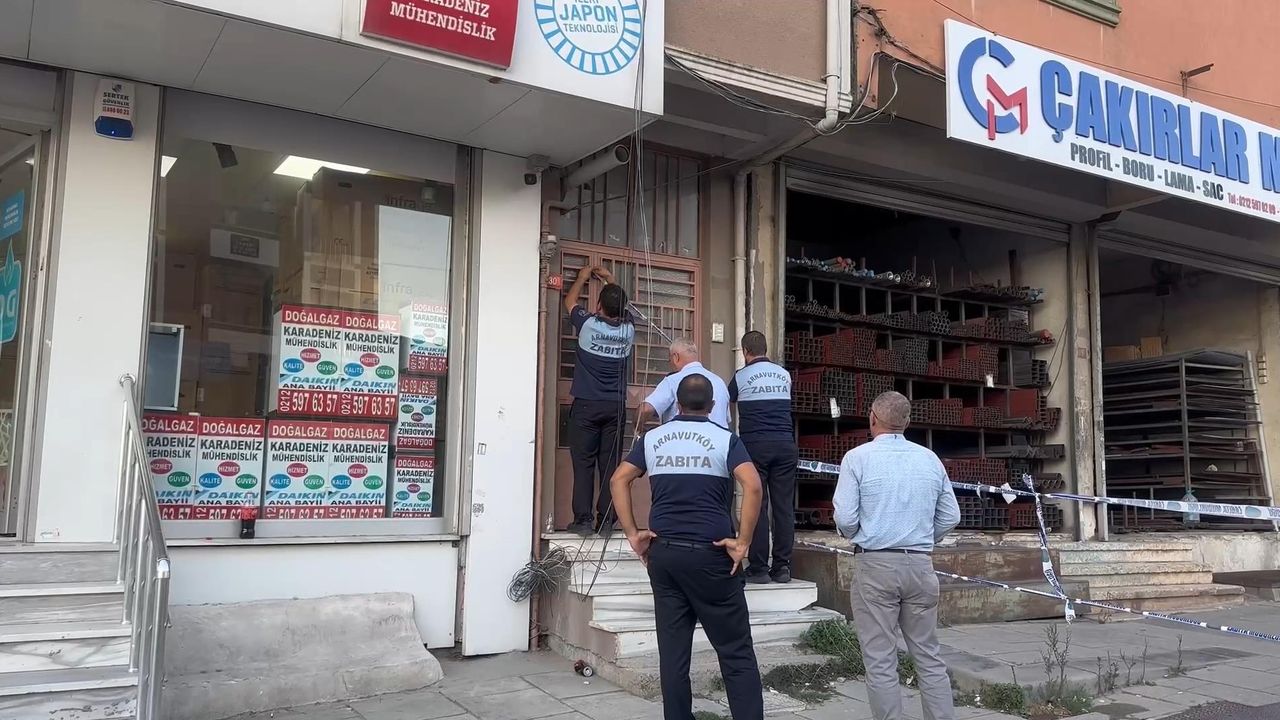 Arnavutköy’de inşaat çalışması sırasında hasar oluşan 4 katlı bina tahliye edildi