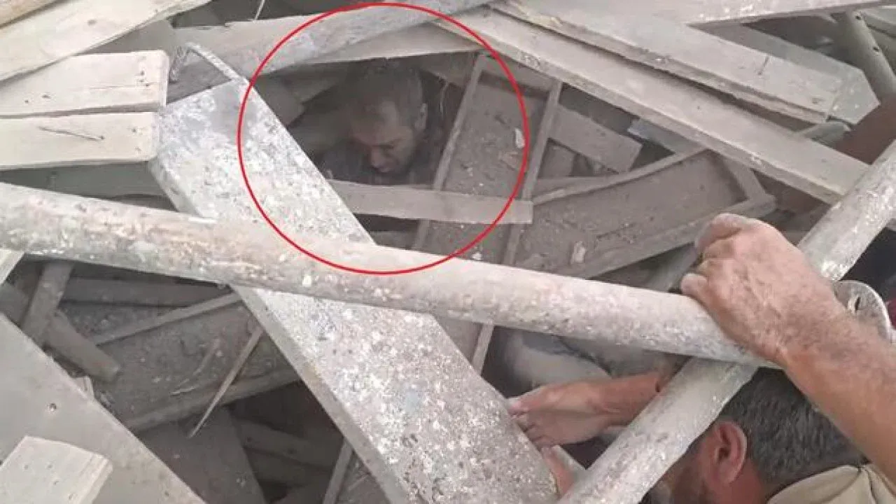 Batman’da cami inşaatının iskelesi çöktü: Dört işçi yaralı