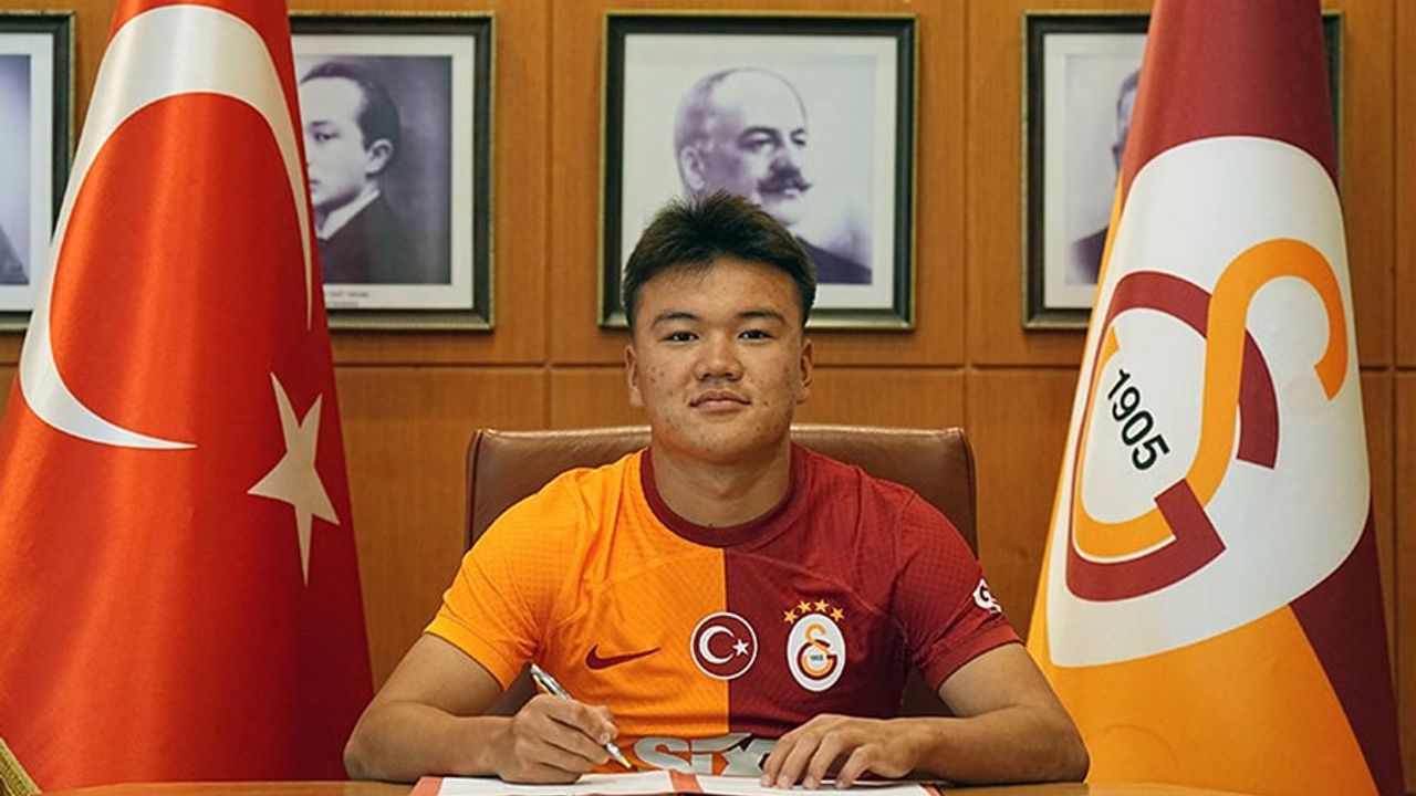 Galatasaray genç futbolcusunun sözleşmesini uzattı