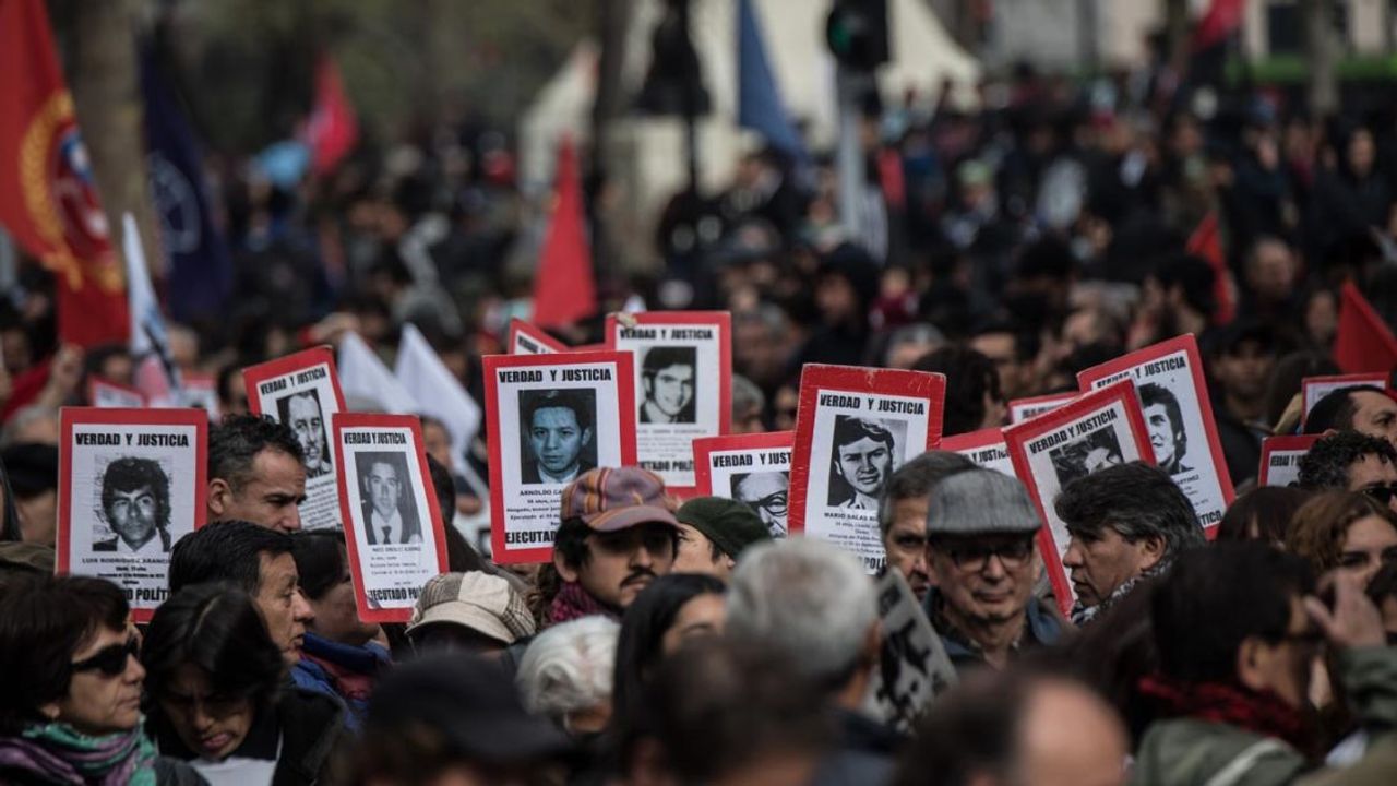 Boric harekete geçti: Pinochet dönemindeki kayıp ve ölümler için resmi arama başlatıldı