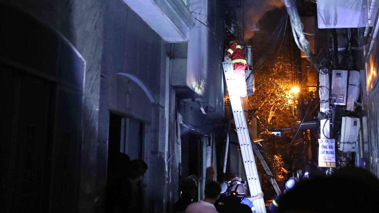 Vietnam’daki apartman yangınında ölü sayısı 56'ya yükseldi
