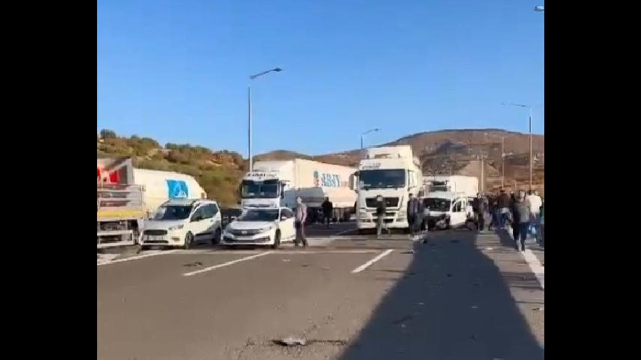 Ankara'da 6 aracın karıştığı zincirleme kaza: 6 yaralı