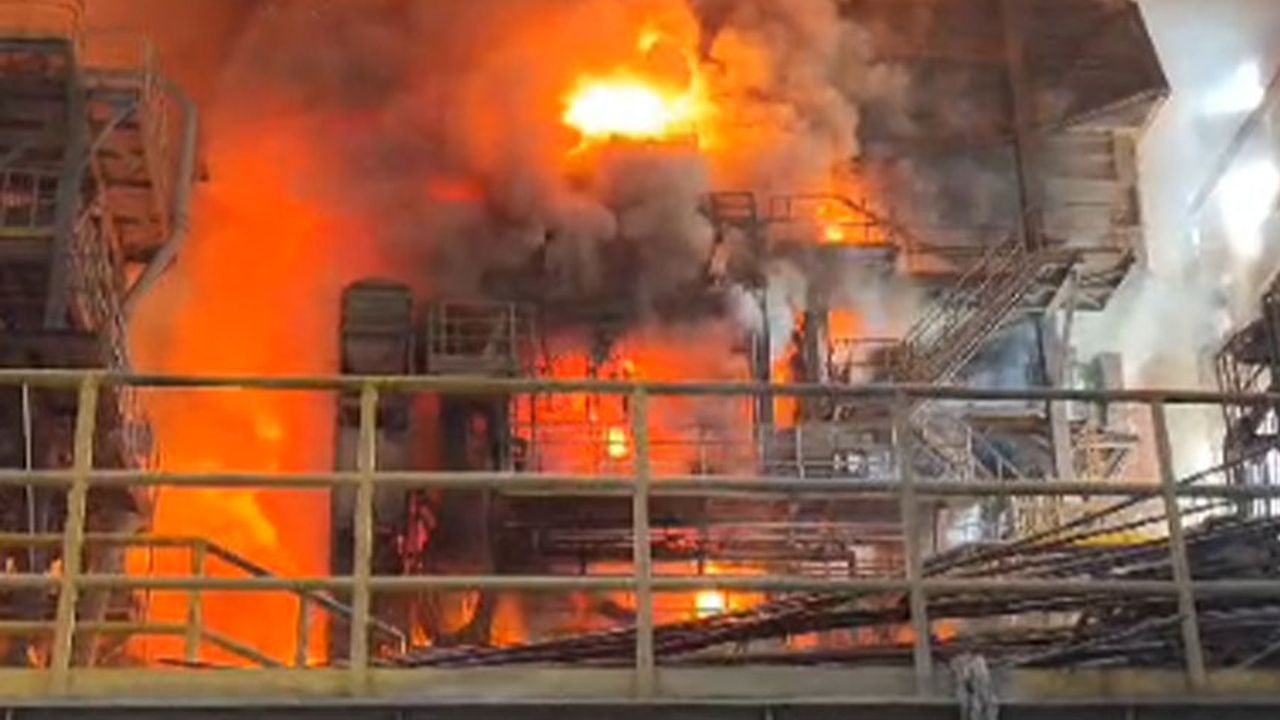 İskenderun'da demir çelik fabrikasında patlama: Çok sayıda yaralı var