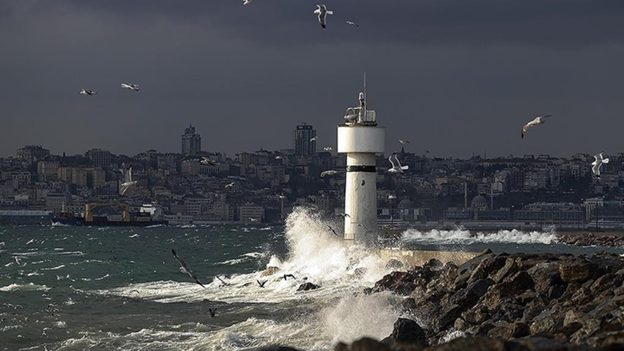 AKOM tarih verdi! İstanbul için kuvvetli fırtına uyarısı