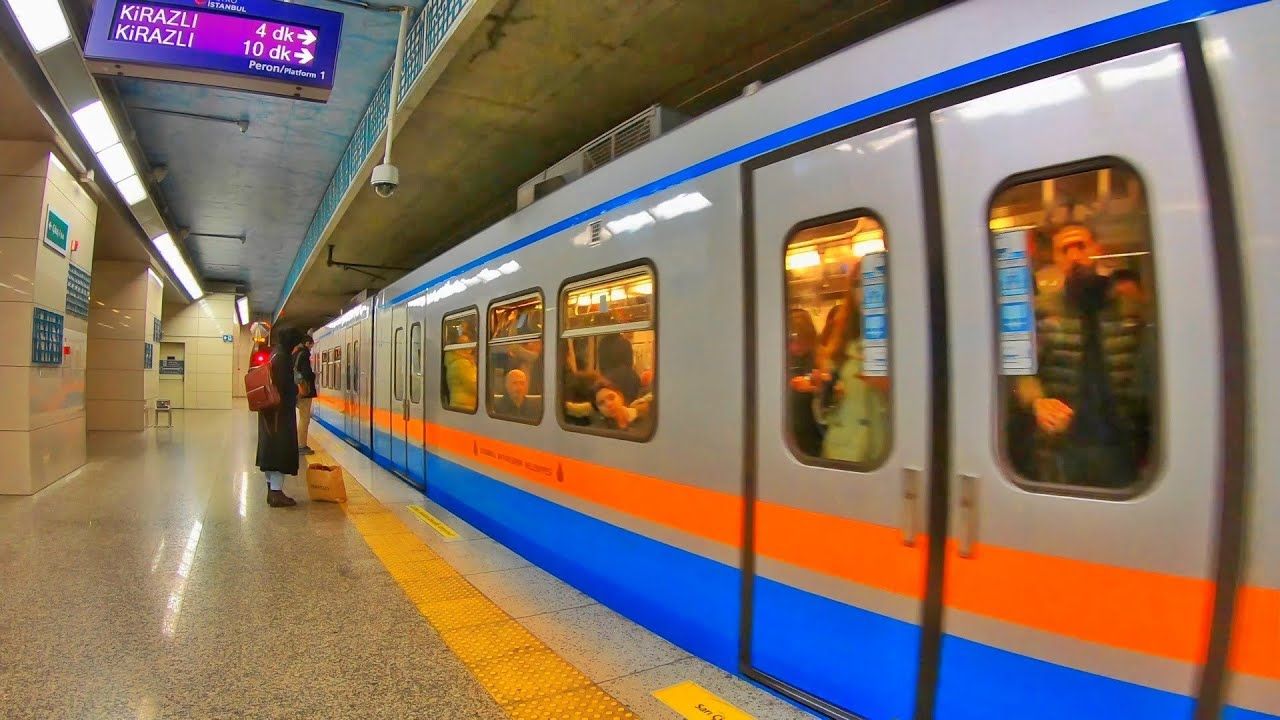 İstanbul'da metro arızası: Yolcular mahsur kaldı - Polemik Haber