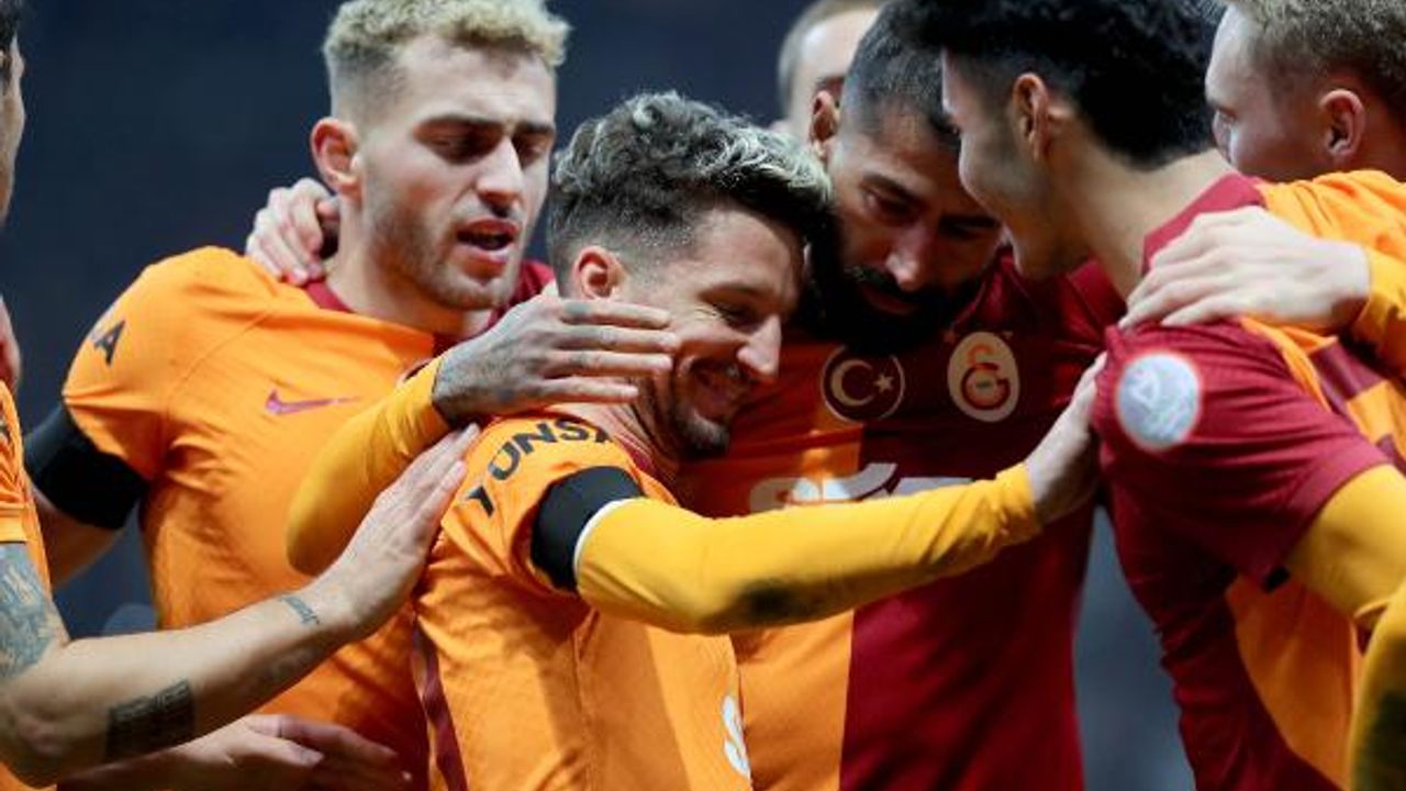 Galatasaray Mertens'le güldü: 2-1