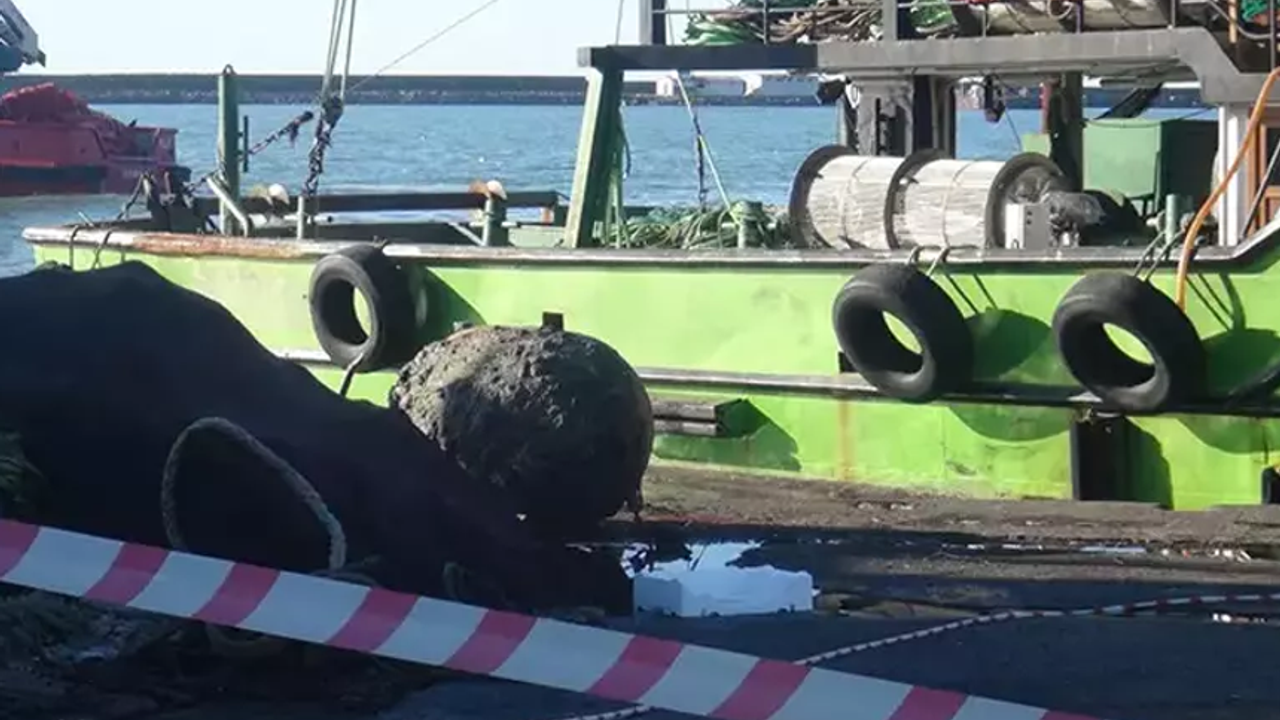 Zonguldak'ta balıkçıların ağına takılan mayın, fünyeyle imha edildi