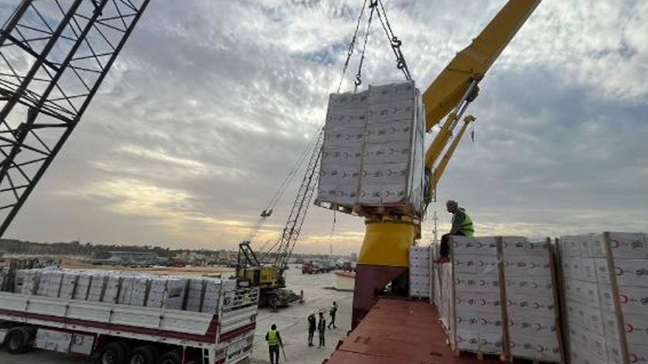 Kızılay'ın gönderdiği yardım gemisi Gazze'ye ulaştı