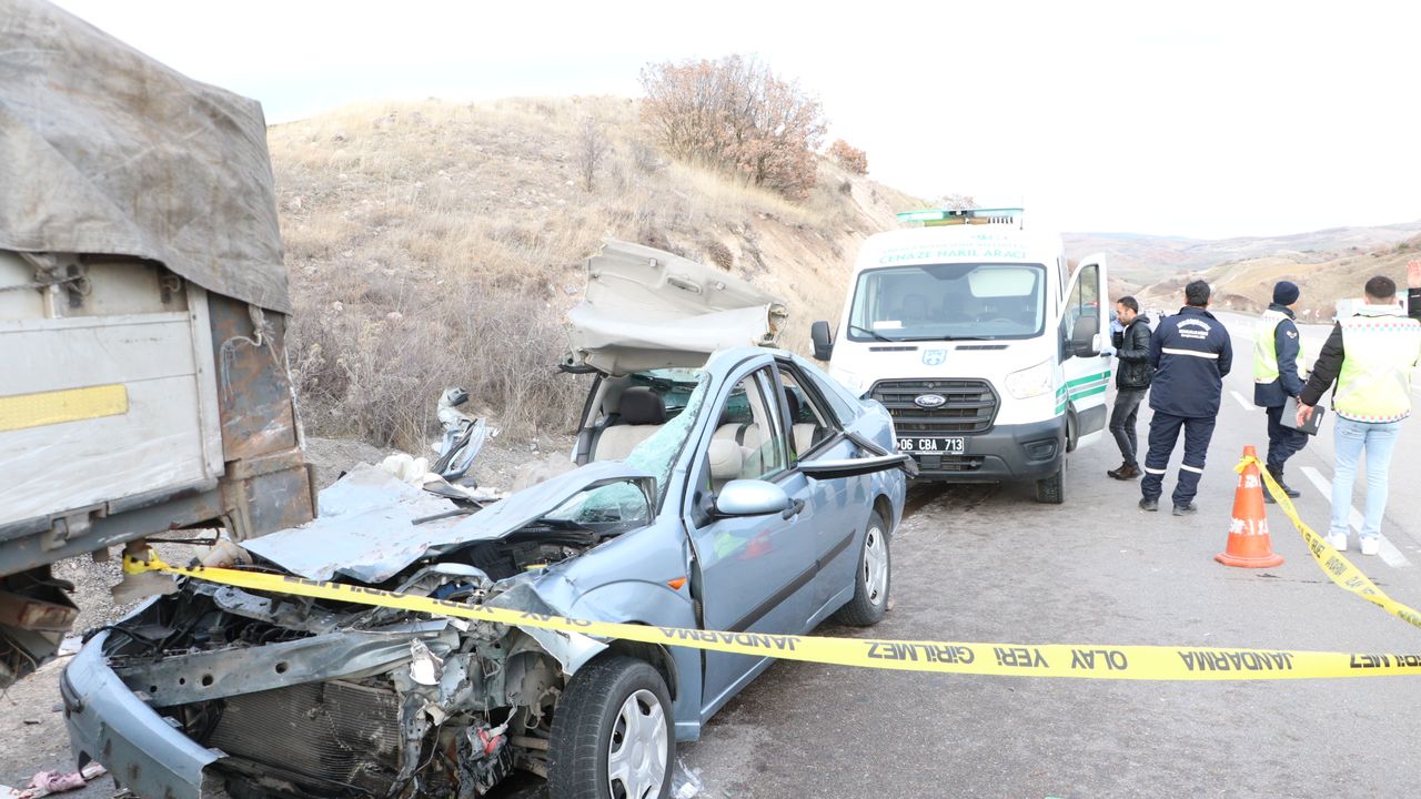 Ankara'da cenaze dönüşü kaza: 2 ölü, 4 yaralı