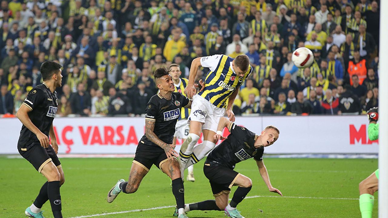 Fenerbahçe liderliği evinde bıraktı: 2-2