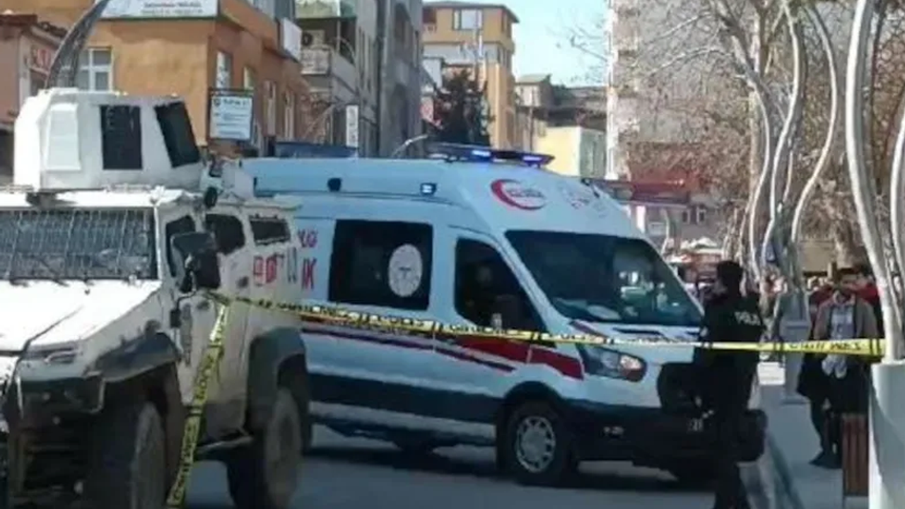 Diyarbakır'da silahlı çatışma! Yoldan geçen kulüp başkanı yaralandı
