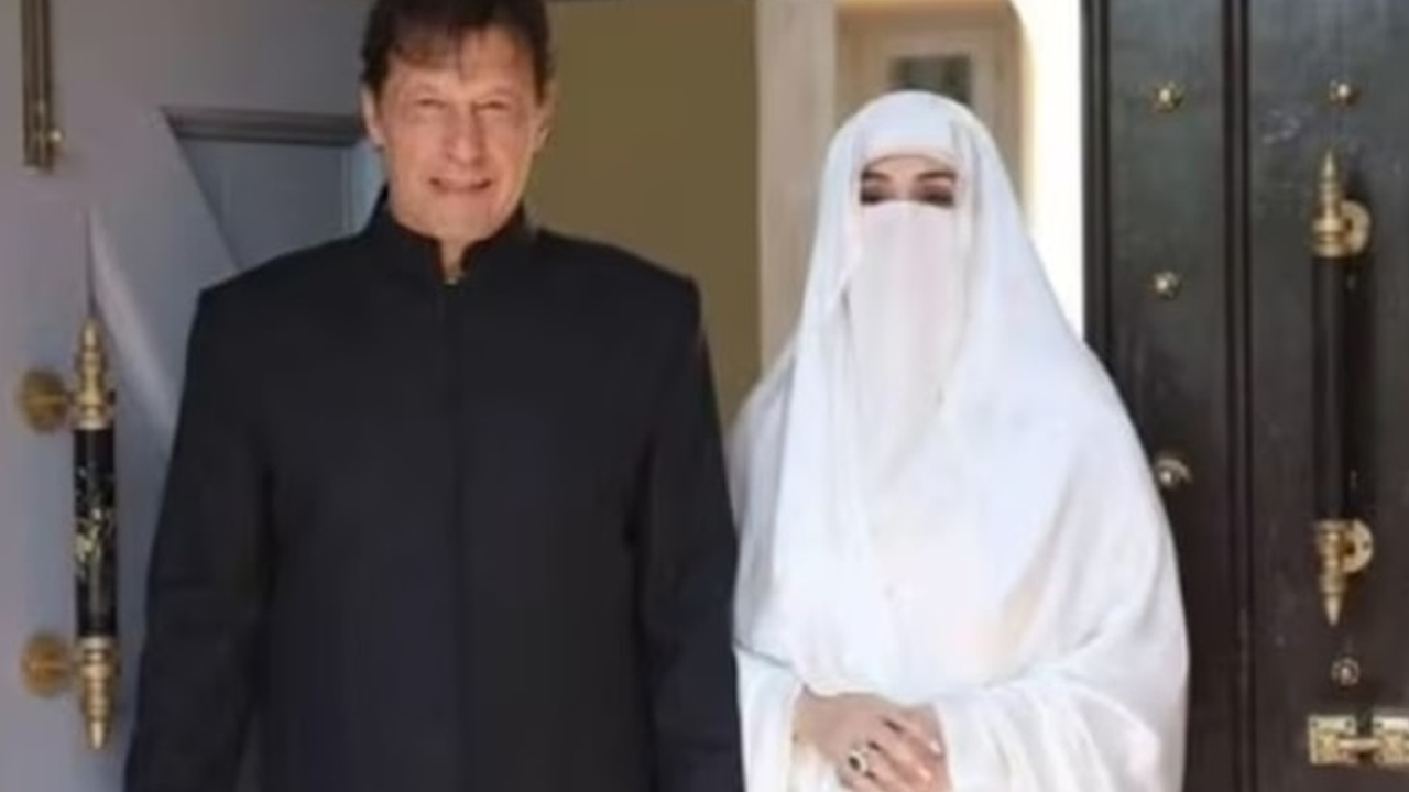 Pakistan eski Başbakanı İmran Han ve eşine 'imam nikahı' cezası