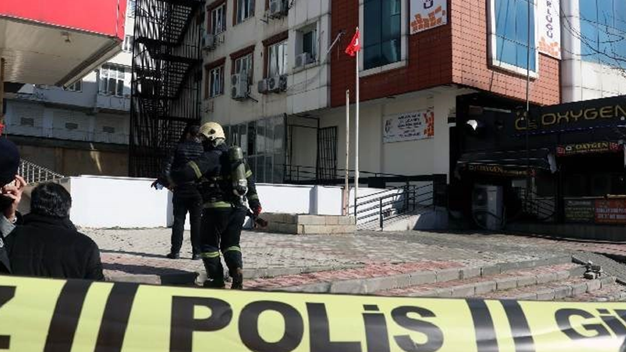 Gaziantep'te Tapu Müdürlüğü binasında korkutan yangın