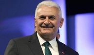 Binali Yıldırım, sahneye çıkıp şarkı söyledi