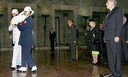 Kraliçe Elizabeth'in Atatürk ile ilgili unutulmaz sözleri: Bu kadar yakışıklı olduğunu...