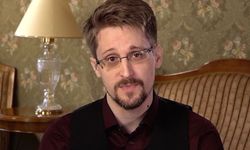 Edward Snowden Rus pasaportu aldı 