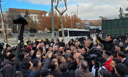 Mecliste utanç görüntüleri: AK Partili ve İYİ Partili vekiller birbirine girdi