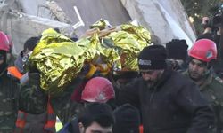 Kahramanmaraş'ta mucize: Enkazın altından 52. saatte kurtarıldı