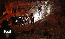 Adıyaman sallandı, Malatya’da bir bina yıkıldı!