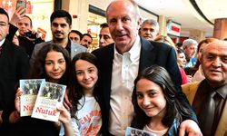 Muharrem İnce çocuklara Nutuk hediye etti, bayramlarını kutladı