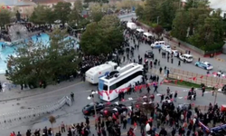 Konya'da provokasyon sürüyor: CHP'nin pankartları kesilip indirildi