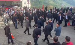Trabzon Belediyesi Başkanı'na cenazede tepki: Defol!