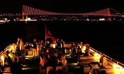 İstanbul Boğazı'nda tur teknelerinden gelen sesler isyan ettirdi!