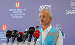 Bakan Uraloğlu, Gebze OSB-Darıca Sahil metro hattında ilk ray kaynağını yaptı
