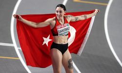 Tuğba Danışmaz "üç adımda" dünya şampiyonluğuna uzandı!