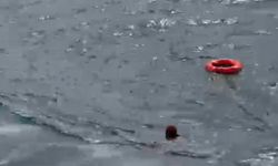 Kadıköy-Eminönü seferini yapan vapurdan denize düşen yolcu kurtarıldı