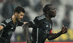 Beşiktaş Konya'da 2 golle nefes aldı, Aboubakar kulüp tarihine geçti