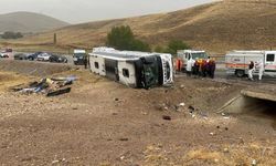 Sivas'ta yolcu otobüsü devrildi: 4 ölü 32 yaralı