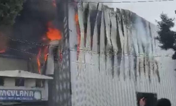 İstanbul'da kimyasal madde deposunda korkutan yangın