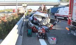 Kuzey Marmara Otoyolu'nda TIR otomobile çarptı: 1 ölü, 4 yaralı