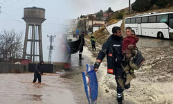Mardin'de şiddetli sağanak! Kırsal mahallelerdeki 100 evi su bastı