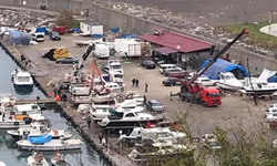 Zonguldak'ta büyük fırtına öncesi balıkçı tekneleri karaya çekildi
