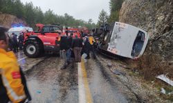 Bursa'da, otobüs ile otomobil çarpıştı: 1 ölü, 3 yaralı