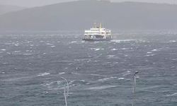 Fırtına deniz ulaşımını vurdu! Gökçeada ve Bozcaada feribot seferleri iptal