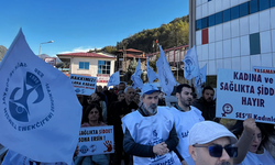 Artvin, Hopa'da sağlıkçılardan doktora şiddet protestosu