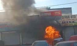 Tamir için bırakılan otomobil alev alev yandı