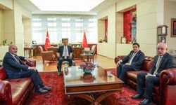 CHP Genel Başkanı Özel, Saadet Partisi heyetini kabul etti