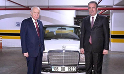 MHP lideri Bahçeli, Antalya Milletvekiline klasik otomobil hediye etti