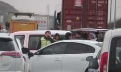 Kuzey Marmara Otoyolu'nda TIR sürücüsünü rehin aldı, ekiplere ateş açtı