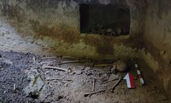 Evin bahçesindeki çökme sonrası Roma dönemine ait tek oda mezar bulundu