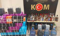 İzmir'de 3,7 ton taklit etiketli etil alkol ele geçirildi