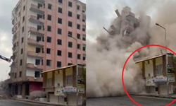 Diyarbakır'da ağır hasarlı 8 katlı bina, yandaki evin üstüne çöktü