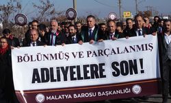 Malatya’da avukatlar bölünmüş adliye binaları nedeniyle protesto etti