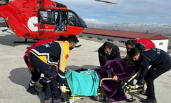 Rahatsızlanan hamile kadın, ambulans helikopterle sevk edildi