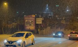 Üsküdar ve Kadıköy'de dolu, Kartal'da kar yağdı